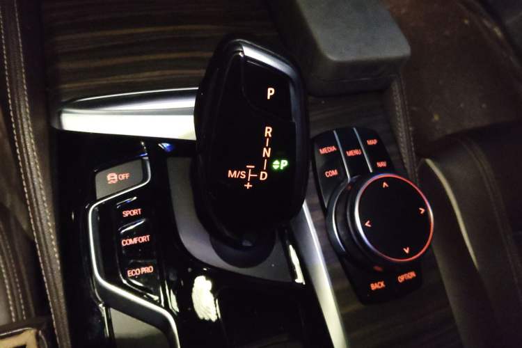 Used BMW 5 Series 2018 Revised Version 530Li Leading Edition Luxury Package Gear Lever