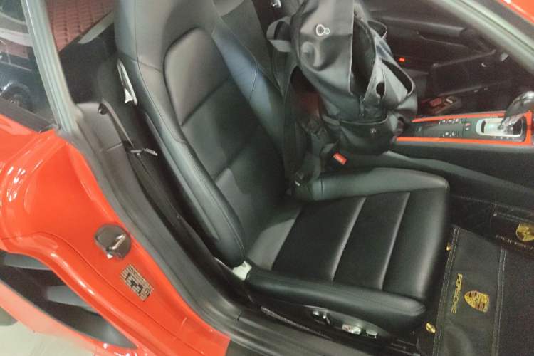 Used Porsche 718 2016 Cayman 2.0T
