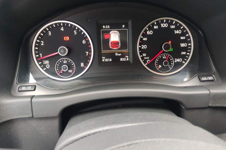 Used Volkswagen Tiguan 2015 1.8TSI Automatic All-Wheel-Drive Luxury Model Instrument Cluster