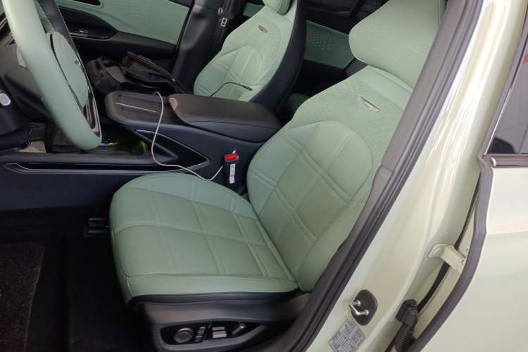 Used Hongqi EH7 2024 820 Pro Left Front Seat