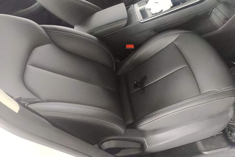 Used Roewe RX5 2025 PLUS 330TGI Automatic Trendsetting Smart Edition