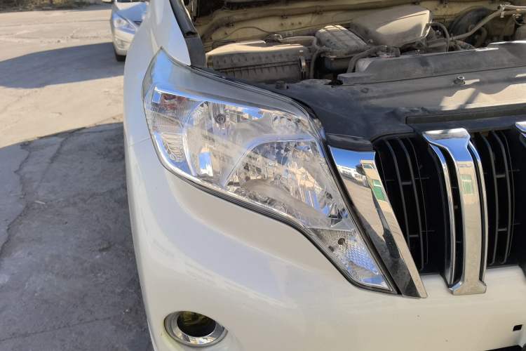 Used Toyota Prado 2016 2.7L Automatic Standard Edition Right Front Headlight