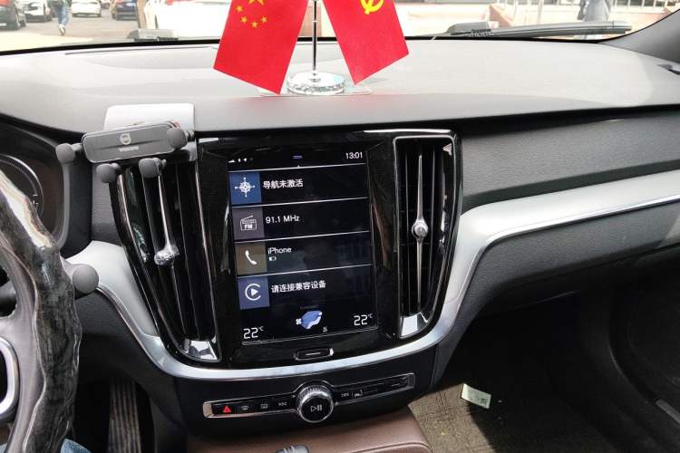 Used Volvo S60 New Energy 2020 T8 e-Drive Hybrid All-Wheel Drive Smart Luxury Edition Audio And AC Panel