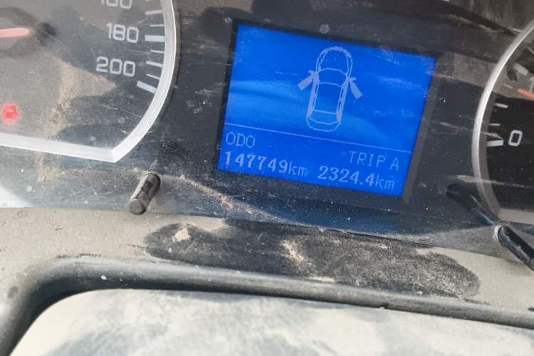 Used Dongfeng Ruichi 2017 2.5T Diesel Two-Wheel Drive Standard Version ZD25T5
