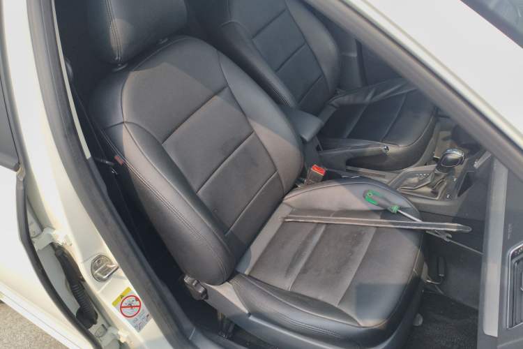 Used Volkswagen Gran Lavida 2015 1.6L Automatic Fashion Edition Right Front Seat