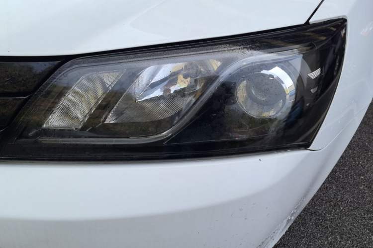 Used Geely Auto Emgrand 2014 Sedan 1.5L Manual Fashion Edition Left Front Headlight