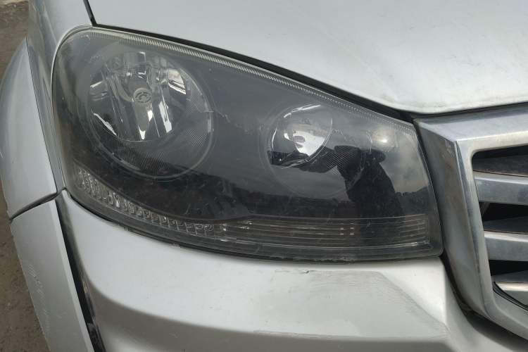 Used Great Wall Wingle 5 2017 2.4L European Version Gasoline Two-Wheel Drive Entry-Level Big Double Cab 4G69S4N