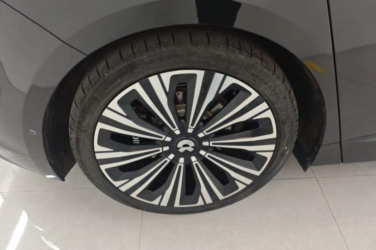 Used Nio ET9 2025 100kWh Signature Edition
