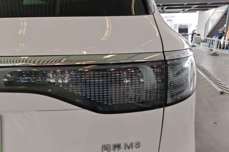 Used Hima AITO M8 2025 Extended-Range Ultra Version 53.4 kWh 6-Seater Edition
