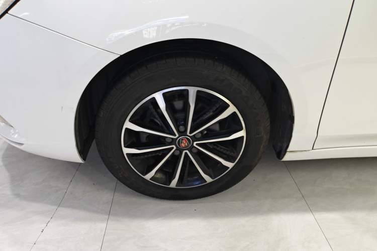 Used Roewe i5 2020 1.5L Automatic 4G Connect Luxury Flagship Edition
