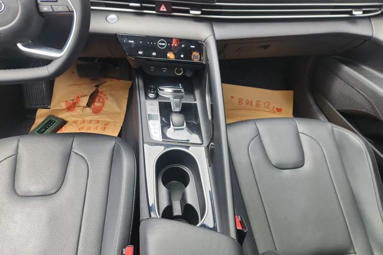 Used Hyundai Elantra 2021 1.5L CVT LUX Prestige Edition Gear Lever