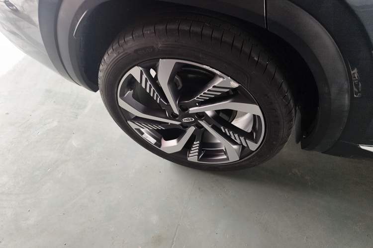 Used Geely Auto Monjaro L 2024 2.0TD High-Power Automatic Two-Wheel Drive Skyline Edition Right Rear Wheel Hub