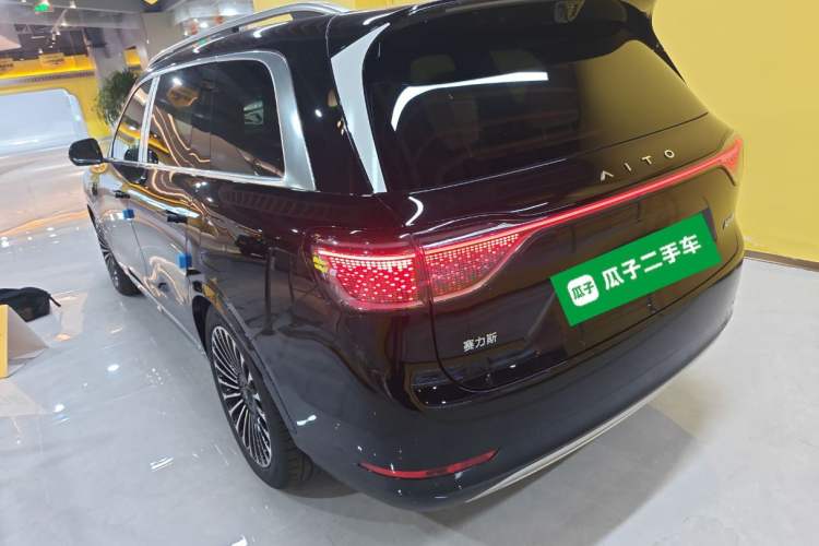 Used Hima AITO M9 2025 Extended-Range Ultra Version 52 kWh 6-Seater Rear Left 45 Deg