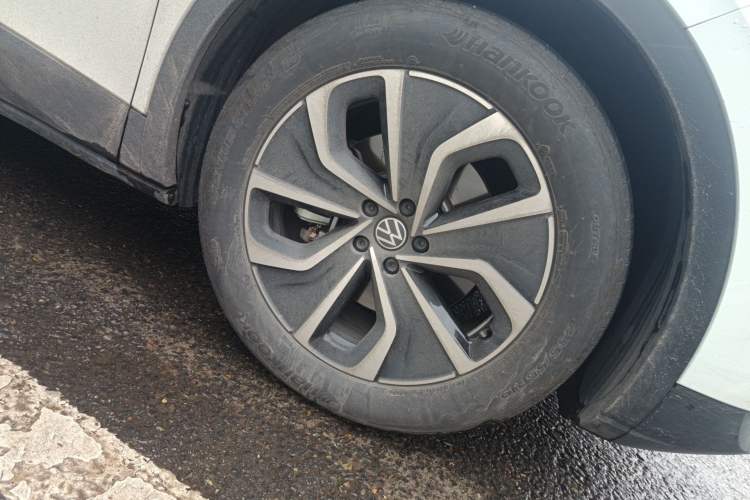 Used Volkswagen ID.4 X 2024 Pure & Smart Edition Right Front Wheel Hub