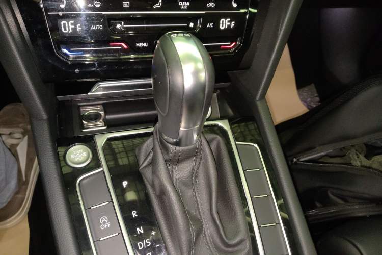 Used Volkswagen Magotan 2020 280TSI DSG Leading Edition Gear Lever