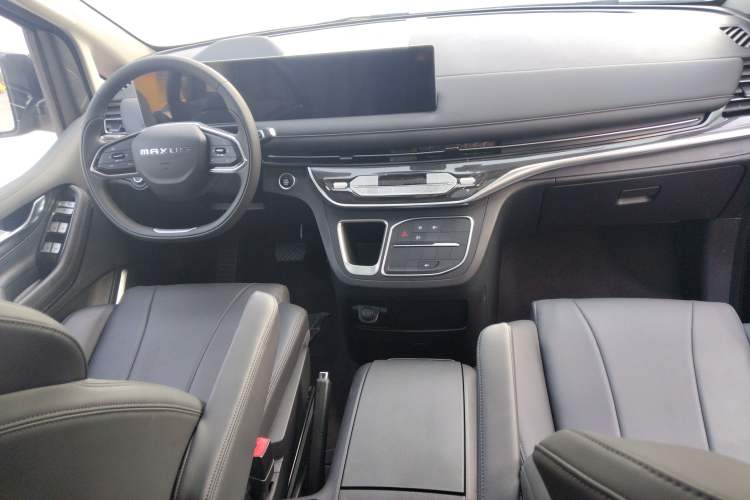 Used SAIC MAXUS G10 2025 MAX 2.0T Automatic Luxury Edition Diesel 7-Seater