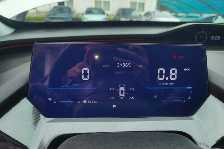 Used CHANGAN OSHAN Z6 2022 Blue Whale 1.5T DCT Luxury Model Odometer Close Up