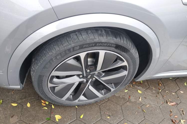 Used Li Auto L9 2022 Max model
