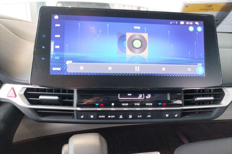 Used Toyota SIENNA 2023 2.5L Hybrid Comfort Edition Audio And AC Panel