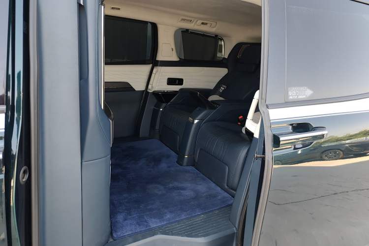 Used Buick Century 2023 2.0T Four-Seat Private Edition Left Rear Seat