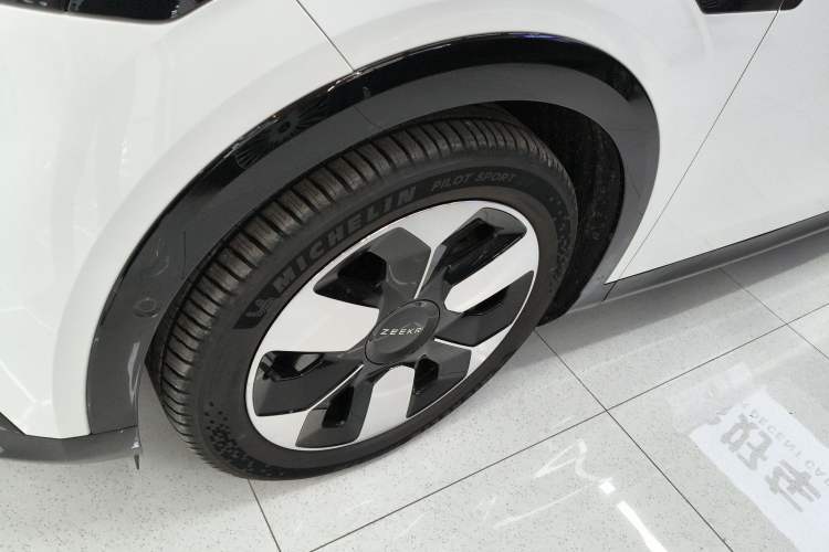 Used Zeekr MIX 2025 Intelligent Driving Version
