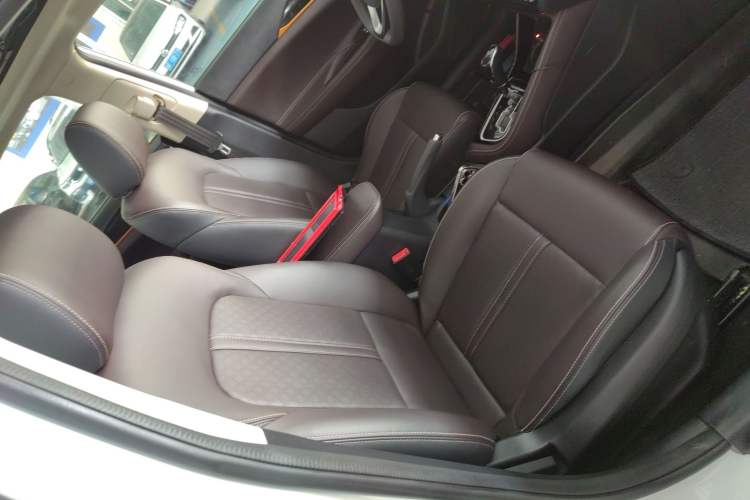 Used CHANGAN Eado DT 2019 1.6L Automatic Smart Enjoyment Model China VI Standard Right Front Seat