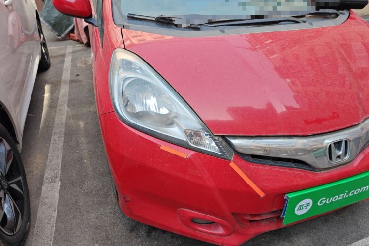 Used Honda Fit 2011 1.5L manual luxury version
