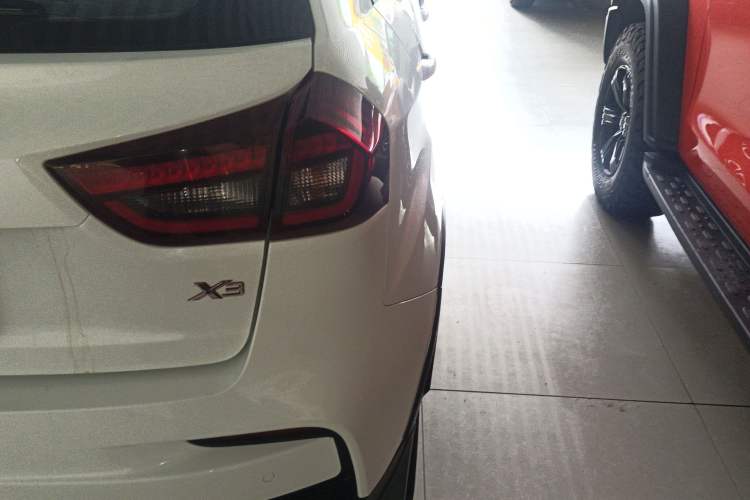 Used Geely Auto Vision X3 2019 Upgraded Model 1.5L Manual Elite Version Right Rear Taillight