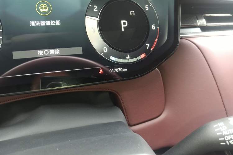 Used Land Rover Range Sport 2024 400PS Dynamic SE Odometer Close Up