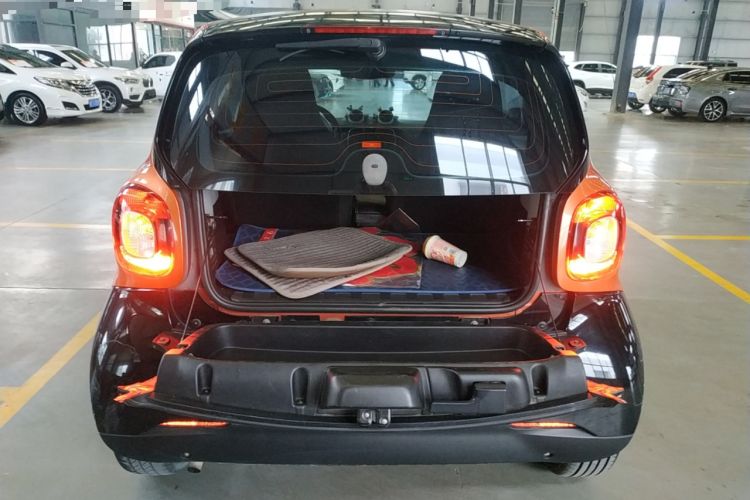 Used smart fortwo 2015 1.0L 52 kW hardtop Dynamic version