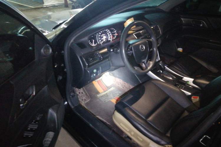 Used Honda Accord 2015 2.0L LX Comfort Edition
