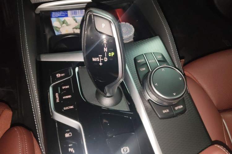 Used BMW 5 Series New Energy 2022 Second Facelift 535Le Pioneer Edition M Sport Package Gear Lever