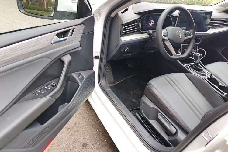 Used Volkswagen Sagitar 2026 Model 30 Million Units Selected 300TSI DSG Surpassing Edition
