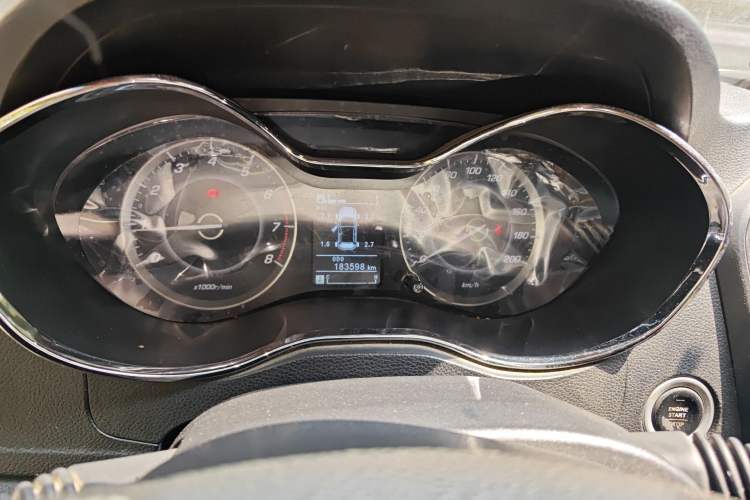 Used Baojun 560 2015 1.8L manual luxury version Instrument Cluster