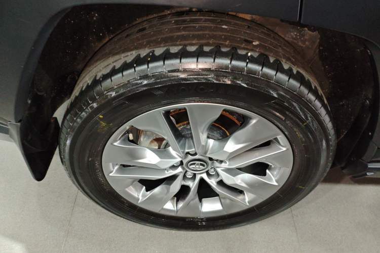 Used Toyota Wildlander 2023 2.0L CVT Two-Wheel Drive Leading Edition Right Rear Wheel Hub