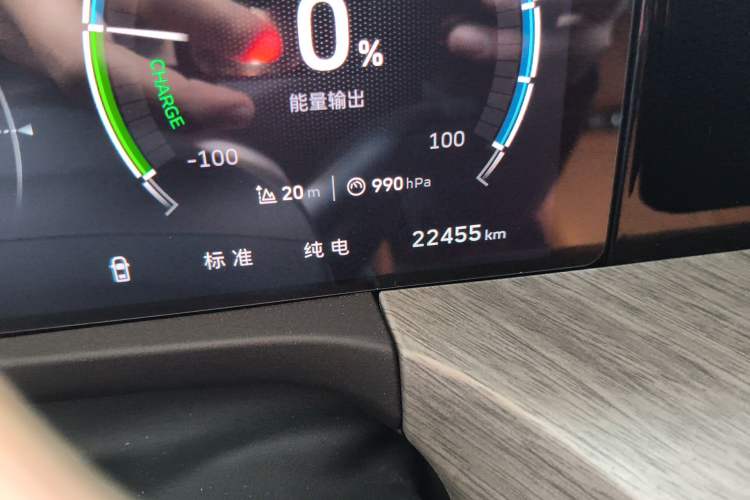 Used Tank 500 New Energy 2025 Hi4-Z Odometer Close Up