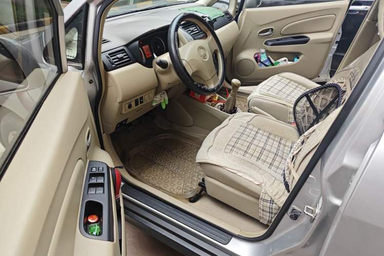 Used Venucia D50 2012 1.6L Manual Comfort Edition Driver Seat