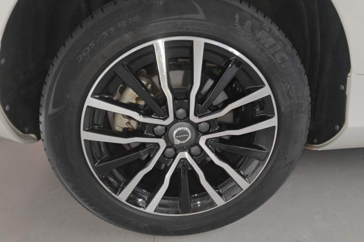 Used Volvo V40 2017 T3 Zhiyi Edition
