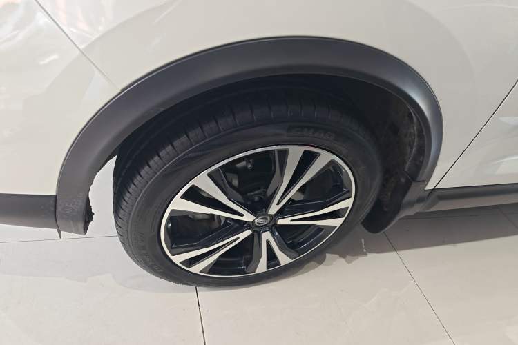 Used Nissan Qashqai 2019 2.0L CVT Luxury Edition Left Front Wheel Hub