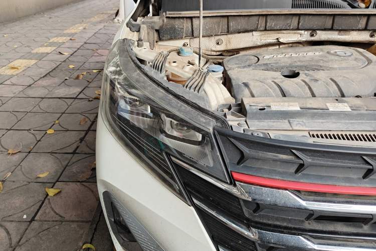 Used GAC Trumpchi GS3 2021 POWER 270T Automatic Luxury Edition Right Front Headlight