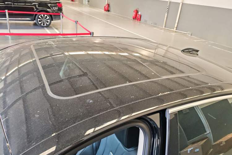 Used Hongqi H5 2024 1.5T DCT Smart Connect Flagship Edition Roof