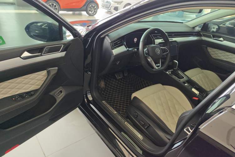 Used Volkswagen Magotan 2023 2 Million Units Limited Edition 330TSI DSG Leading Version