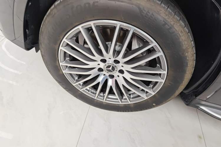 Used Mercedes-Benz GLC 2025 Refreshed GLC 300 L 4MATIC Dynamic Version 5 Seats Exterior 4