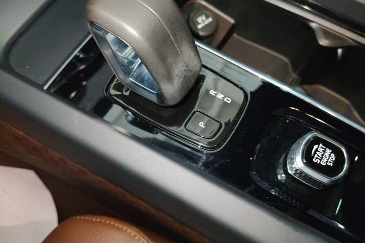 Used Volvo XC60 2022 B5 4x4 Zhiyi Luxury Edition