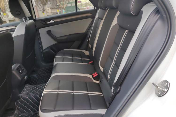 Used Volkswagen T-ROC 2024 300TSI DSG Two-Wheel-Drive Chen Guang Edition