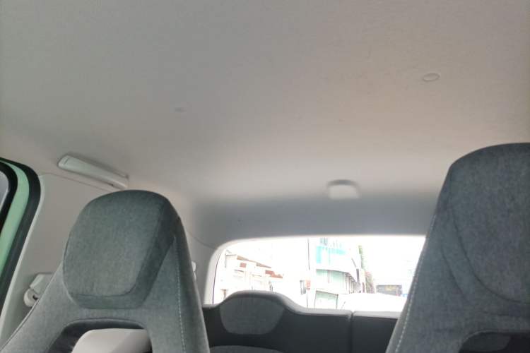 Used Wuling Hongguang MINIEV 2021 Macaron Sandwich Model 120 km Lithium Iron Phosphate
