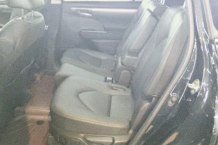 Used Toyota Highlander 2022 Dual-Engine 2.5L Four-Wheel Drive Supreme Edition 7-Seater Left Rear Seat