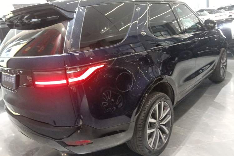 Used Land Rover Discovery 2023 Restyled 360 PS R-Dynamic SE
