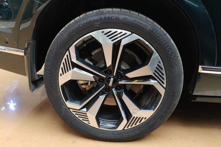 Used Wey Lanshan 2023 Four-Wheel Drive Ultra-Long Range Version Right Rear Wheel Hub