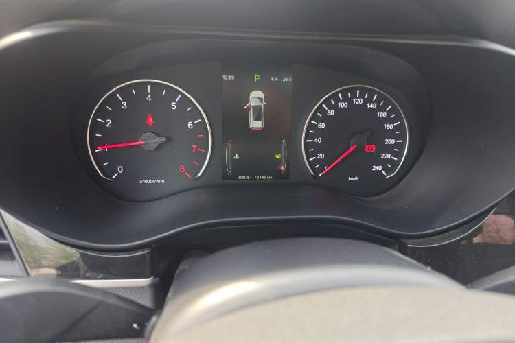 Used BYD Song MAX 2017 1.5T Automatic Smart Connect Prestige 7-Seater Odometer Close Up